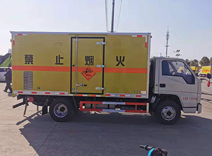 新蔡爆破器材运输车