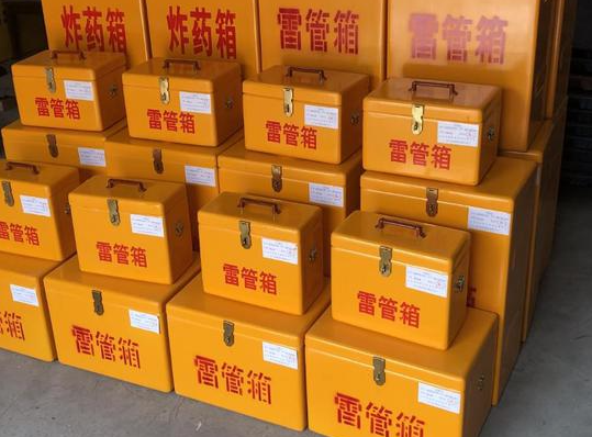 新蔡玻璃钢雷管箱的使用寿命一般是多少？